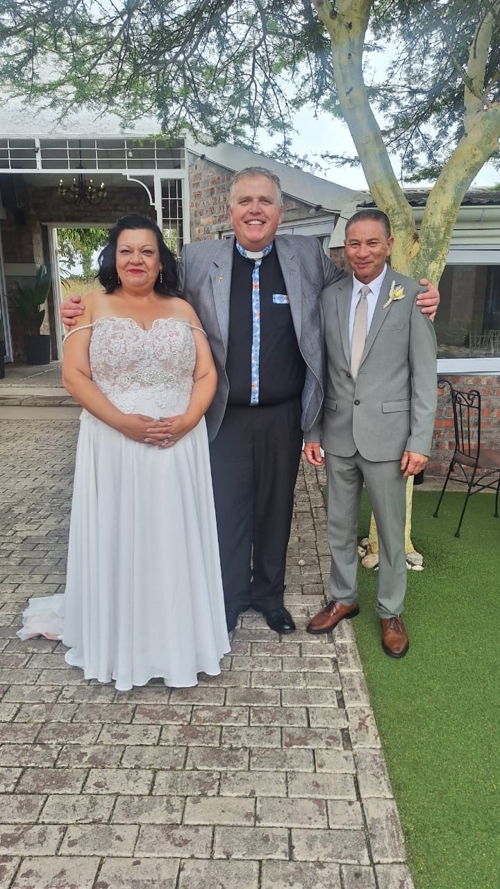 Wedding ceremony by Dr. Gerrit Rademeyer in Kareedouw